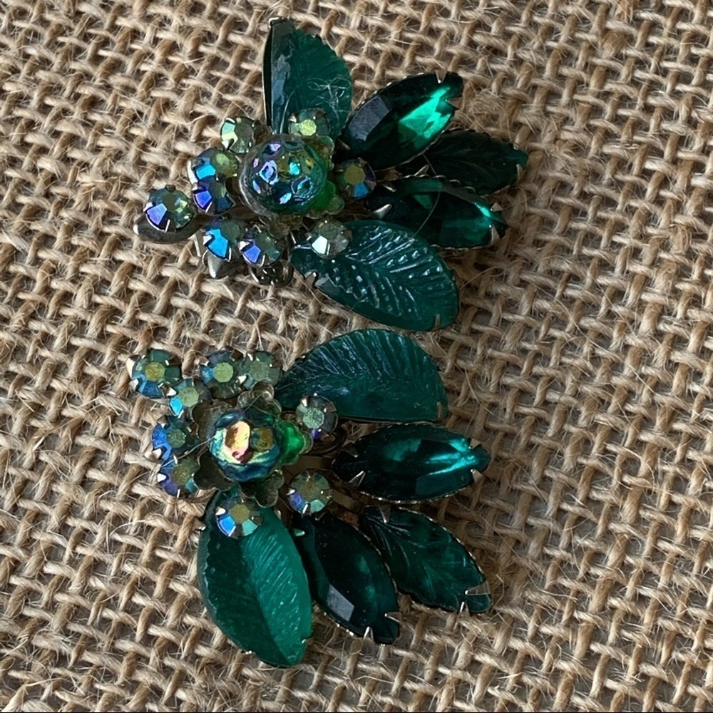 Vintage Signed Judy Lee Costume Jewelry Earrings Green Stones Leaves 50$